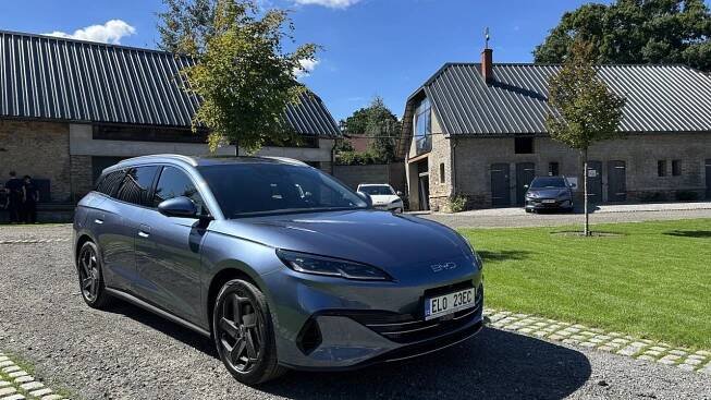 Nový šéf BYD pro Česko: Plug-in hybridům věříme. Kombík konkurující Superbu by se měl stát nejprodávanějším modelem