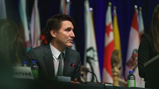 Kanadský expremiér Trudeau má vztah se zpěvačkou Katy Perry, tvrdí média