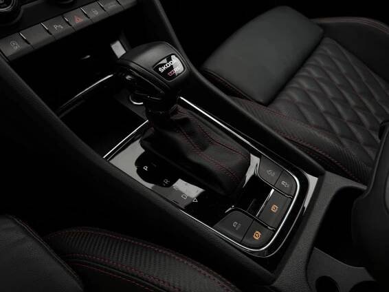 Zažít to nechce nikdo, ale vědět to musí každý. Jak zastavit auto s automatickou převodovkou, pokud selžou brzdy?