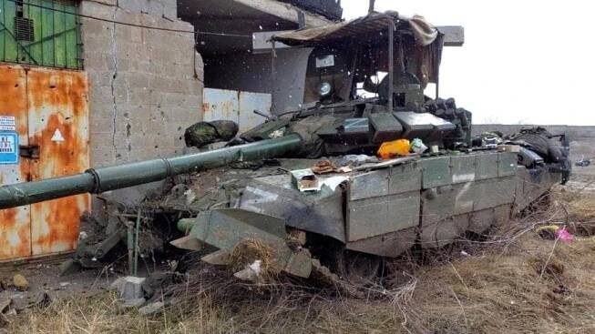 Ruská tanková vojska stále spoléhají na T-72, i když mají T-90M a T-14 Armatu. Jsou zkrátka levné a osádka postradatelná