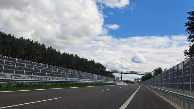 Na dálnici D46 skočila sebevražedkyně z mostu