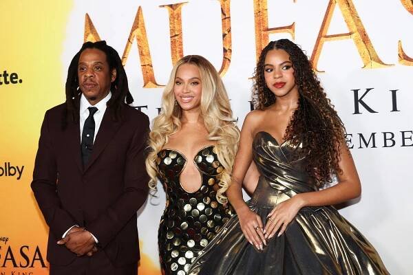 Beyoncé měla v Kataru hidžáb. Fanoušci zpěvačku chválí i kritizují