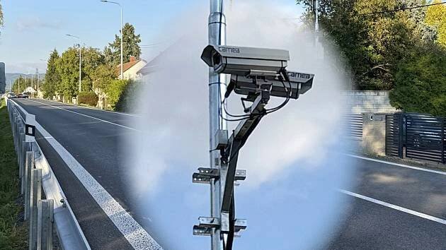 Na výpadovku z Olomouce na Šternberk montují pokutující radary. Brzy je spustí