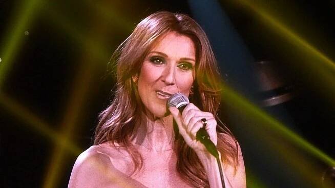 Když si Céline Dion brala o 26 staršího manažera, byla krásná nevěsta. Před smrtí jí zatelefonoval