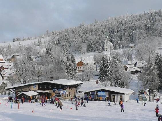 Skiareál Bedřichov balancuje na hraně zániku, obec hledá záchranu