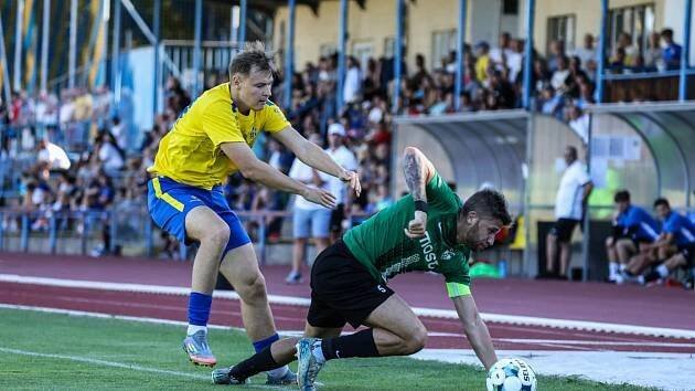 Fotbalisté Neratovic ztratili další zápas. Děláme šílené chyby, smutnil trenér