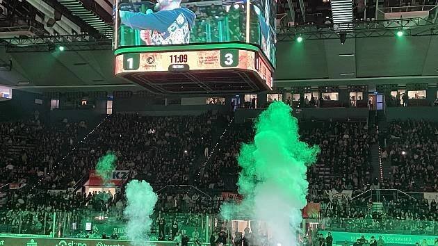 Ostravar Aréna praskala ve švech při hokejovém derby. O show se postaral Ego