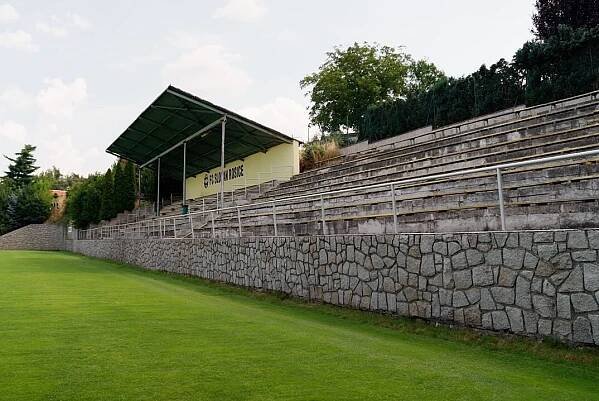Děkujeme, nechceme. Rosice zamítly koupi fotbalového stadionu za 80 milionů