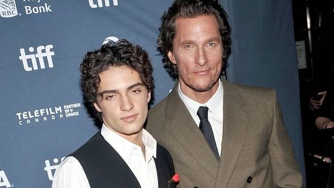 Matthew McConaughey připravuje syna Leviho na Hollywood