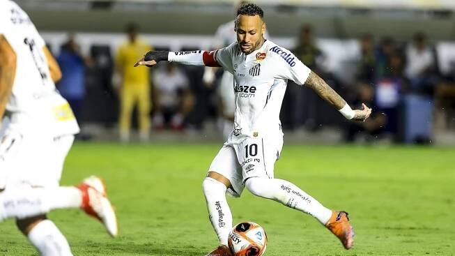 Hvězdné trio zase spolu? Neymar by mohl zamířit za Messim a Suárezem do Miami