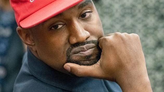 Praha řeší kontroverzní koncert Kanye Westa. Zabraňte mu, vyzval výbor radní