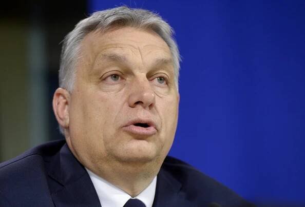 Drony nad Ukrajinou? No a co? Není to suverénní a nezávislá země, prohlásil Orbán