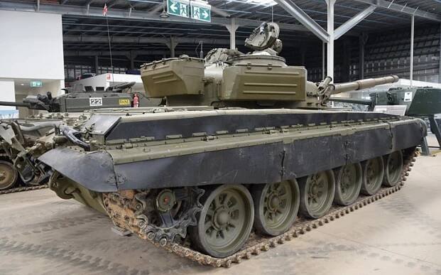 Stovky T-72A v Uralvagonzavodu svědčí o potížích Kremlu se sériovou výrobou T-90M
