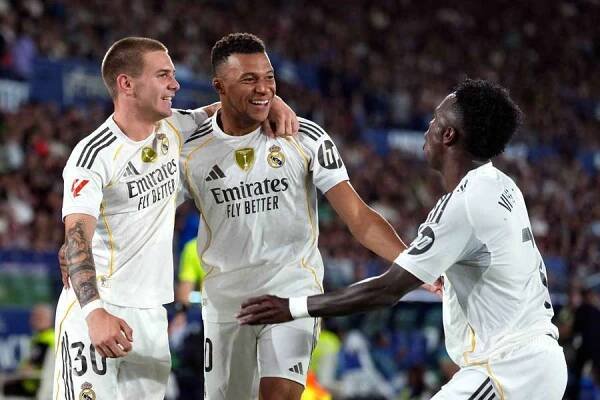 Real Madrid si zastřílel na půdě Levante a bez ztráty vede španělskou ligu, zářil Mbappé