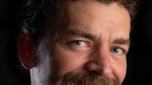 Herec Dušan Vitázek slaví 45: Dvojnásobný držitel Thálie září v Brně už 20 let