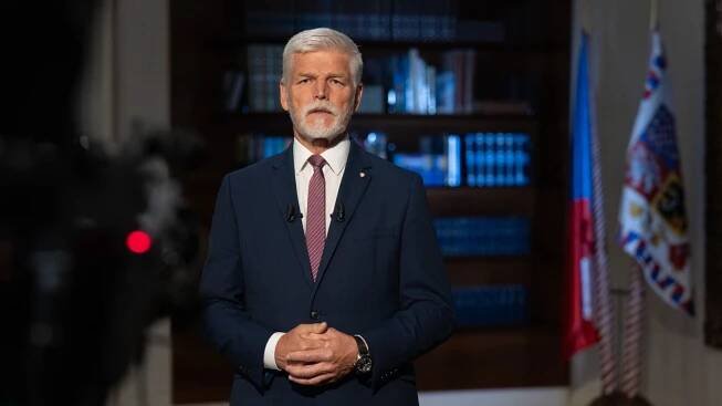 ONLINE: Pavel zahájí povolební konzultace s lídry stran. Babišova vítězství si všímají v zahraničí