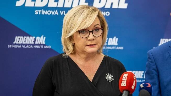 Nebezpečná Schillerová hrozí válkou podnikatelům, její rodiny se to však netýká