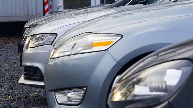 Auto z bazaru v zahraničí může být až o pětinu levnější