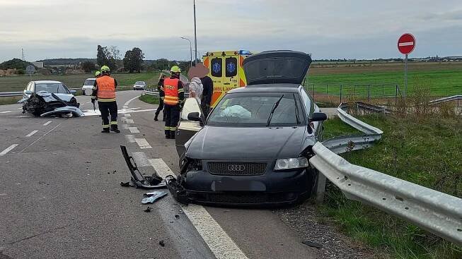 V Hradci Králové na komunikaci Klacovská (Chaloupky, Svobodné...
