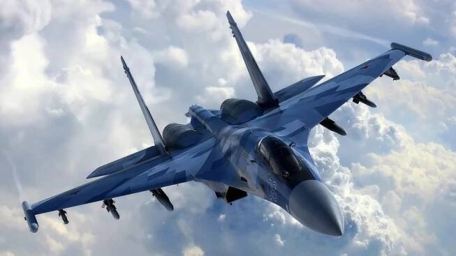 Video: Ruský pilot špičkoval amerického. Se Suchojem Su-35 prosvištěl ve vysoké rychlosti jenom pár metrů od F-16