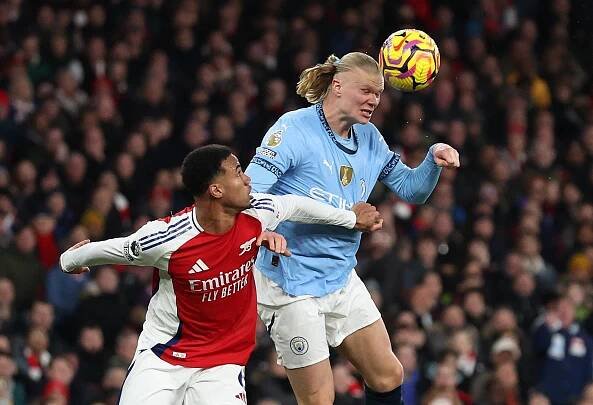 ONLINE: Bournemouth hraje na Newcastlu, večer šlágr City proti Arsenalu