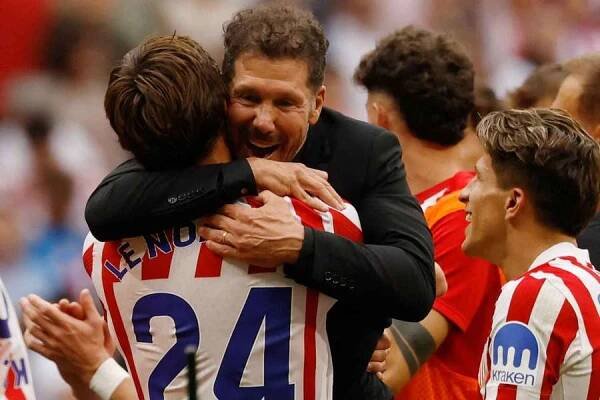 Spousta lidí v klubu odvádí hromadu práce, uvedl po vítězném derby dojatý Simeone