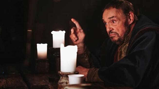 John Rhys-Davies z Pána prstenů natáčel v písecké Krčmě u Jakuba. Pochutnal si na lívancích