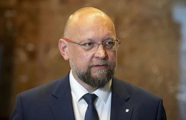 Okamura je pro lidovce nepřijatelný. Na předsedu Sněmovny nominují Bartoška