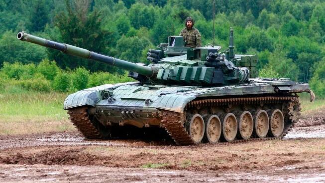 Tanky ztracené v povolební vřavě. Armáda už zkouší modernizované T-72 a chce je poslat na Ukrajinu, přes novou vládu to ale sotva projde