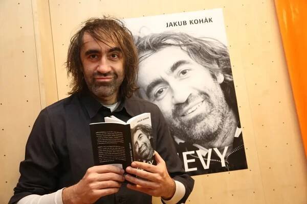 Jakub Kohák žije 20 let s jednou ženou. Dnes mají dva syny a jeden z nich má jméno, které si zapamatujete navždy