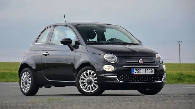 Ojetý Fiat 500 je pořád skvělá a spolehlivá městská stylovka. Dvouválce se nebojte