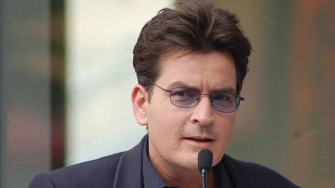 Charlie Sheen na Netflixu: otevřeně o drogových večírcích a HIV