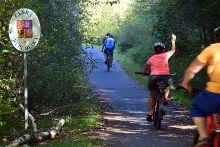 Cyklostezka k prameni řeky Ohře se představila českým i německým cyklistům
