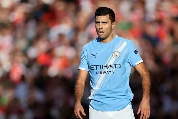 Manchester City se obává o Rodriho. Stěžoval si na bolest v koleni, potvrdil Guardiola