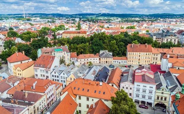 V Jihočeském kraji vzrostly mzdy ve 2Q25 meziročně o 7,7 % na 44 421 Kč