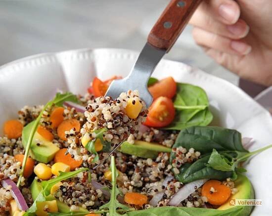 Quinoa – co to je, jak ji uvařit + 5 oblíbených receptů