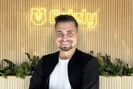 Marketing Grizly nově řídí David Abraham