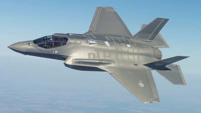 F-35 rozhodně není ze hry. Největší zakázka v historii na 300 kusů jasně potvrzuje její budoucnost. Navzdory kritikům