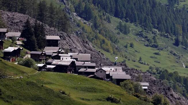 Švýcarsko chce obnovit ledovcem zavalenou alpskou vesnici