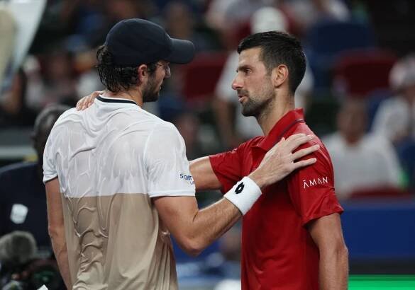 Senzační tažení Vacherota v Šanghaji pokračuje. V semifinále ho nezastavil ani Djokovič
