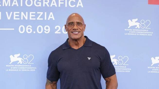 Kde nechal Dwayne Johnson svaly? Kamínek místo Skály!