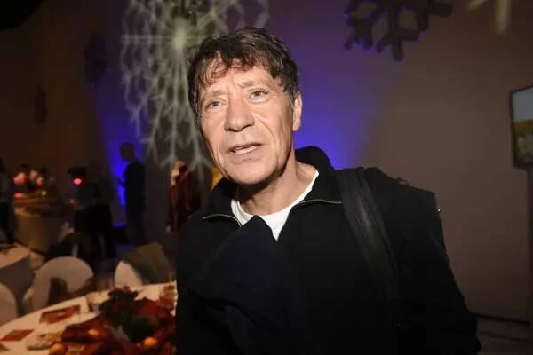 Velká bolest Básníka Pavla Kříže. Herec během pobytu v Česku přišel o maminku