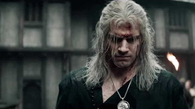 Henry Cavill se zranil, natáčení Highlandera se odkládá
