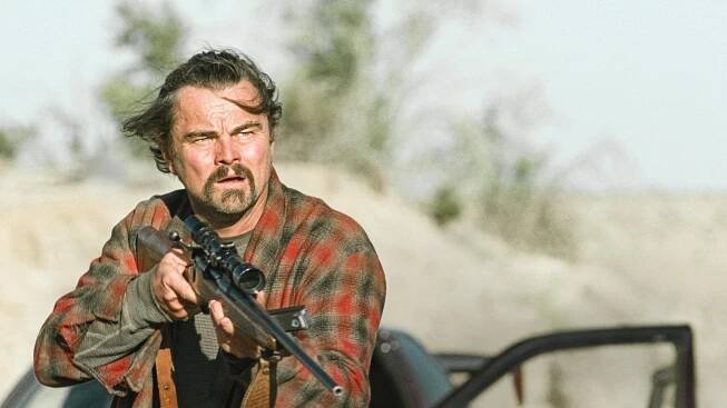 DiCaprio v županu a maniakální Sean Penn. Jedna bitva za druhou je skvělý film