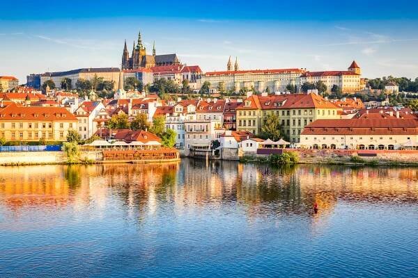 Praha jako hlavní město rozkoše. Věděli jste, že v srdci Evropy sídlí giganti erotického průmyslu?