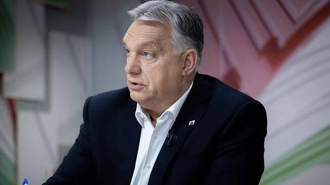 Orbán odstartoval podpisovou kampaň proti údajným válečným plánům Bruselu