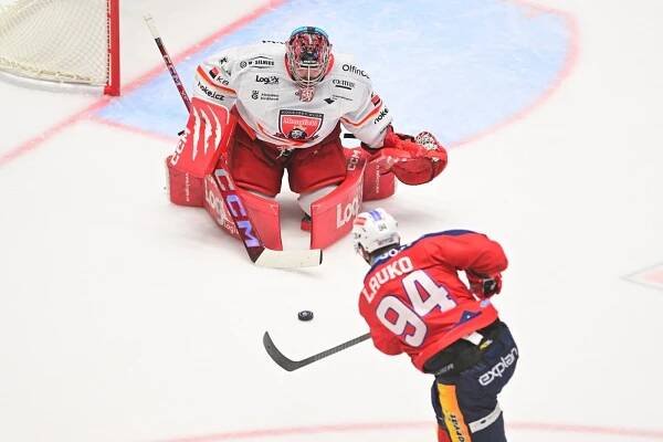 Pardubice nasázely Hradci sedm branek a ovládly východočeské derby. Duel rozhodly už v první třetině