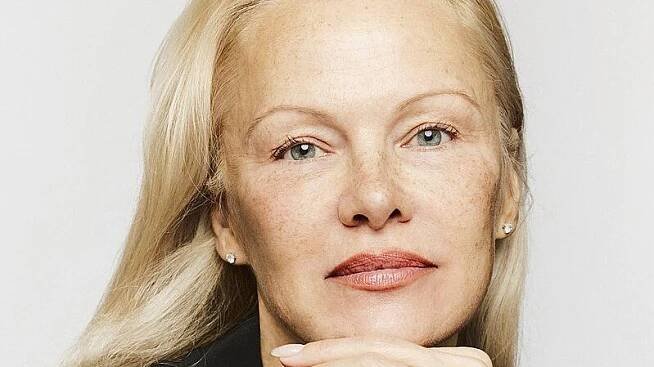Pamela Anderson a Liam Neeson: láska, která byla jen reklamním tahem