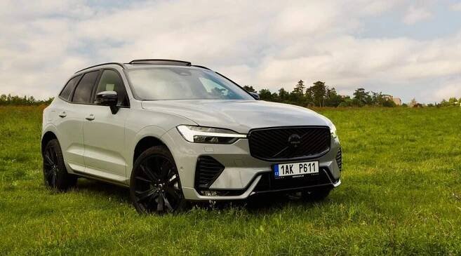 Volvo XC60 B5 Black Edition: Ideál nové doby