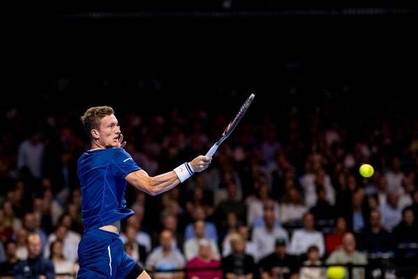 Lehečka třetí titul nepřidal. V těsném zápase ho porazil skvěle podávající Auger-Aliassime